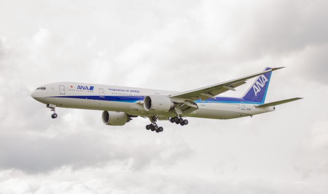 BOEING 777-300 (JA781A) - GVA / All Nippon Airways /JA781A / B777-381(ER) / 02.07.2016