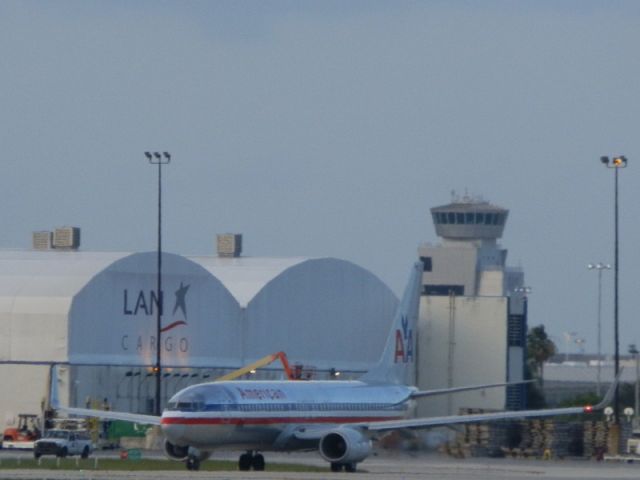 Boeing 737-800 (N806NN)