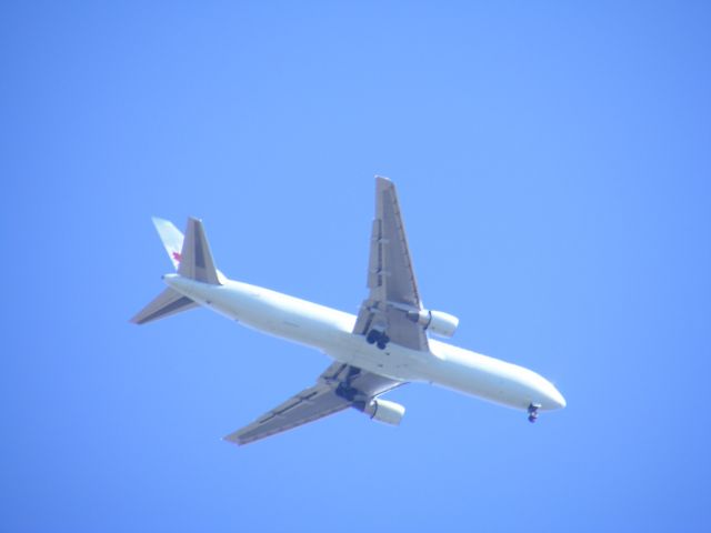 EGACA109 — - From my house,Montreal,Canada.