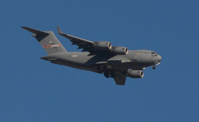 Boeing Globemaster III (0189) - Memphis Air National Guard C-17 on final to KMEM