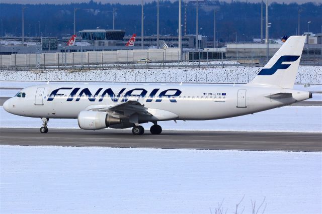 Airbus A320 (OH-LXK)