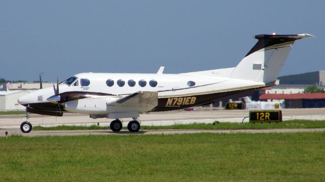 Beechcraft Super King Air 200 (N791EB)