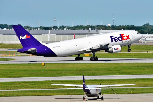 Airbus A300F4-600 (N725FD) - 06-22-21 Runway 32 departure.