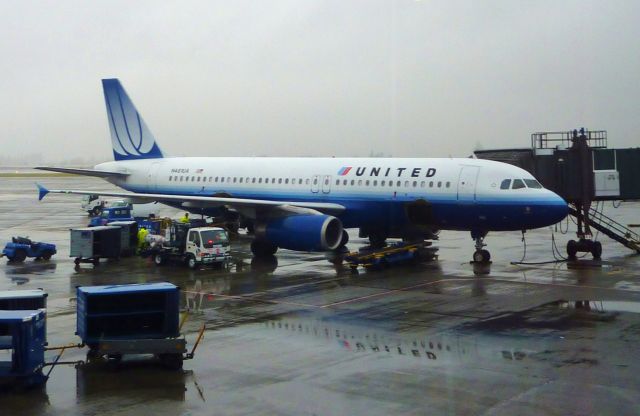 Airbus A320 (N481UA)