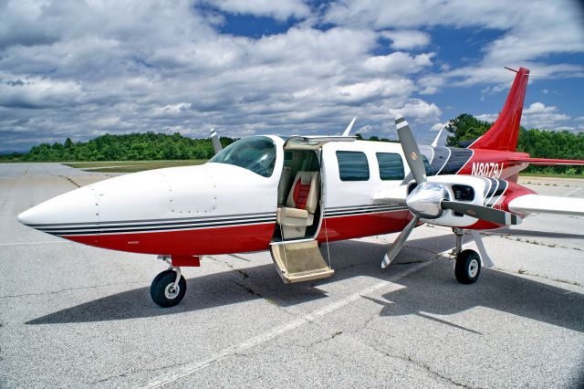 Piper Aerostar (N8079J) - Good looking fast bird.