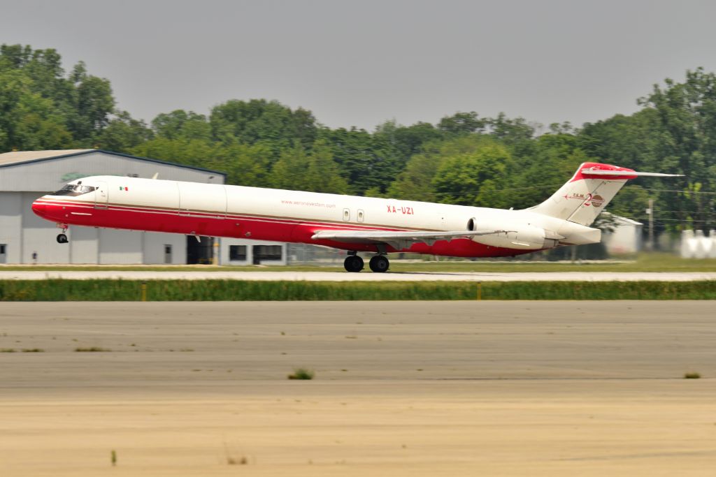 McDonnell Douglas MD-83 (XA-UZI) - 06-14-22