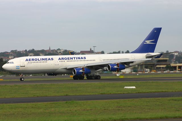 Airbus A340-300 (LV-ZPO) - from my 2006 archives