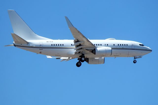 Boeing 737-700 (A6-RJV) - Royal Jet 08 arriving from Farnborough, England on 4R