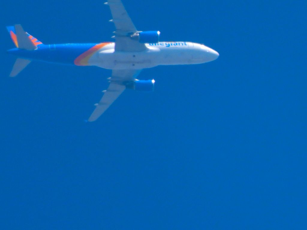 Airbus A320 (N284NV) - AAY1188br /AZA-SGFbr /08/14/22