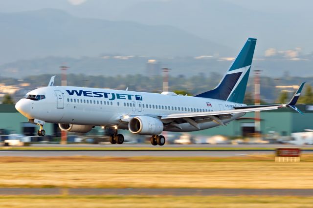 Boeing 737-700 (C-GJWS)