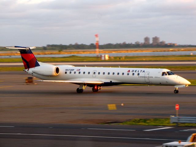 Embraer ERJ-145 (N573RP)