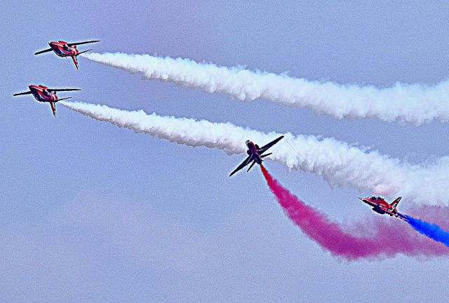 — — - Red Arrows 