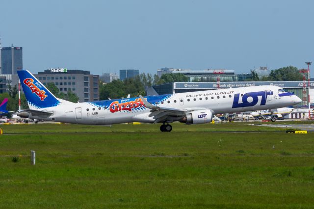 EMBRAER 195 (SP-LNB) - EPWA SPOTTING