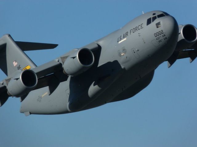 Boeing Globemaster III — - Test flight, taking off RWY 12 at KLGB