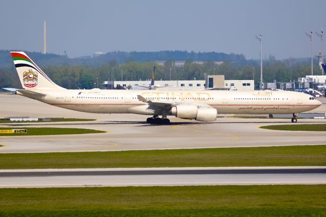 Airbus A340-600 (A6-EHH)