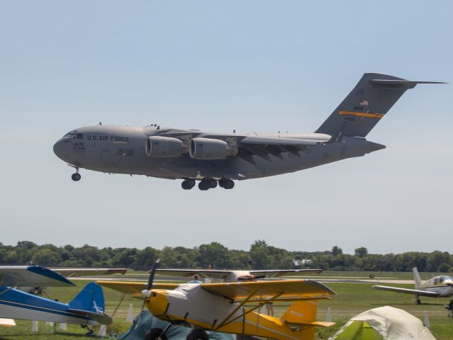 Boeing Globemaster III (N4135) - OSH18.