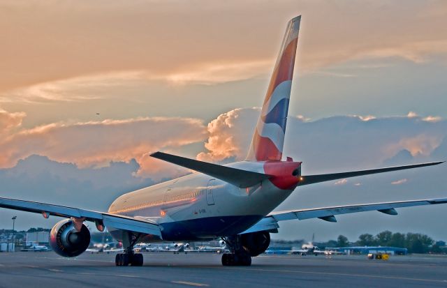 Boeing 777-200 (G-VIIK) - Sunset on her majesty