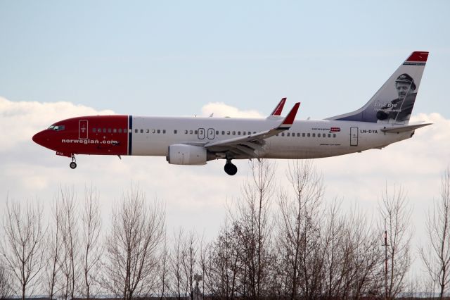 Boeing 737-800 (LN-DYA)