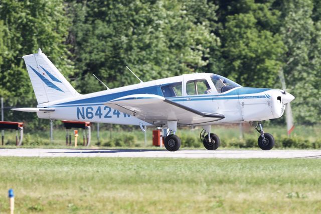 Piper Cherokee (N6424W)