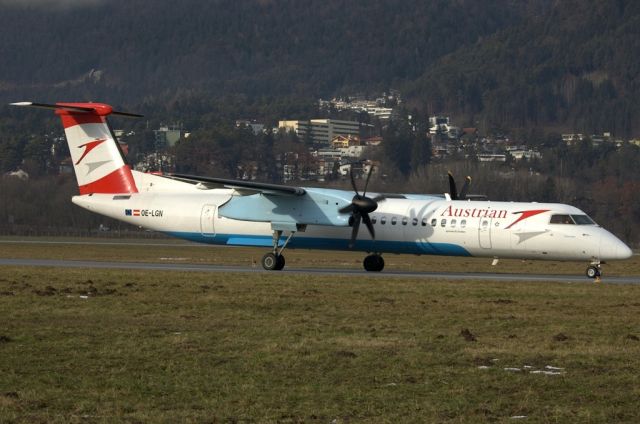 de Havilland Dash 8-400 (OE-LGN)