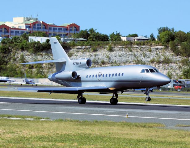 Dassault Falcon 900 (N239AX)