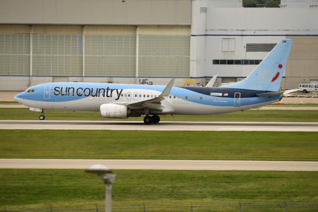 Boeing 737-800 (N844SY) - Can you guess the identity of the previous operator? 