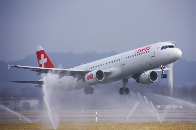 Airbus A321 (HB-IOF)