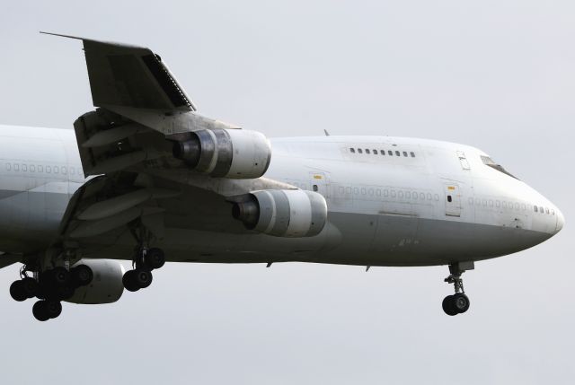 Boeing 747-200 (4L-GEN)