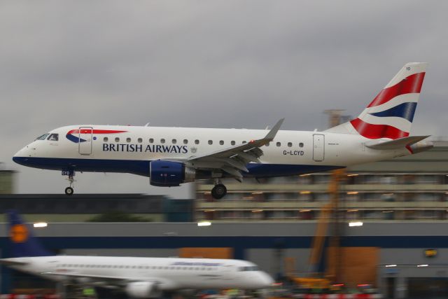 Embraer 170/175 (G-LCYD)