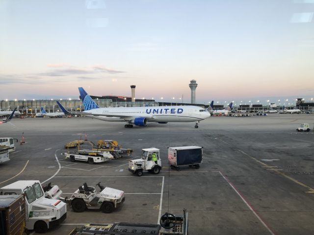 BOEING 767-300 (N670UA) - United 767-300 starting the engines before a flight to Londonbr /(March 13, 2020)