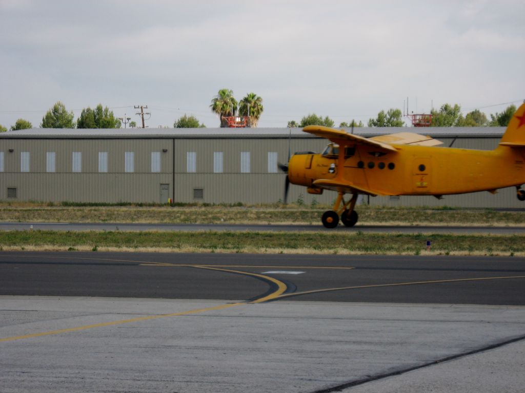 Antonov An-2 (N2AN) - Landing on RWY 24