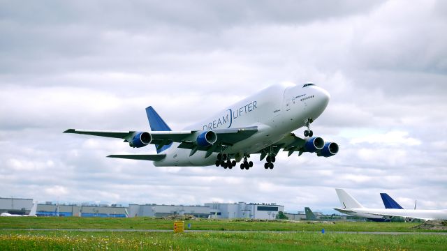 Boeing 747-400 (N249BA) - GTI4532 climbs from runway 16R for a flight to Charleston Afb/Intl (KCHS) on 4/28/12.