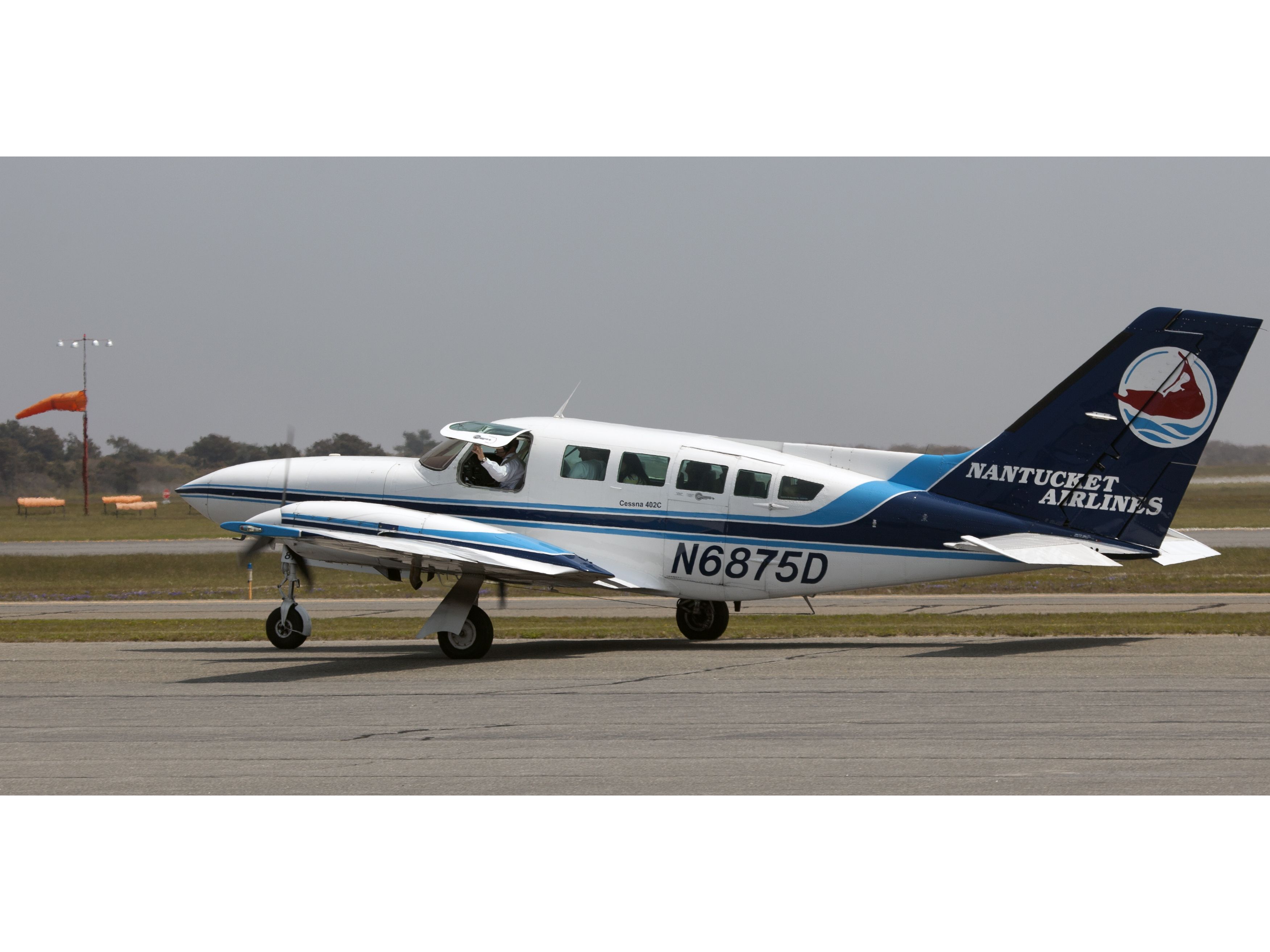 Cessna 402 (N6875D)