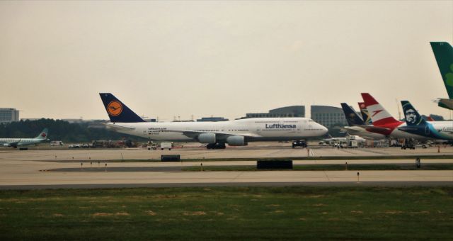 BOEING 747-8 (D-ABYD) - 9/11/19 not many of the queens left..also had BA 747-400 this evening