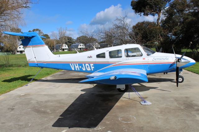 Piper PA-44 Seminole (VH-JQF)