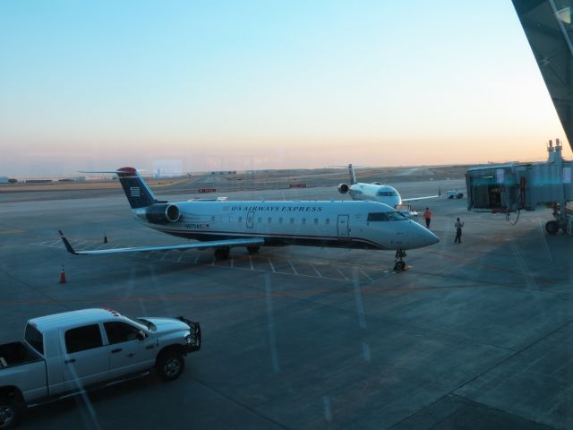 Canadair Regional Jet CRJ-200 (N875AS)