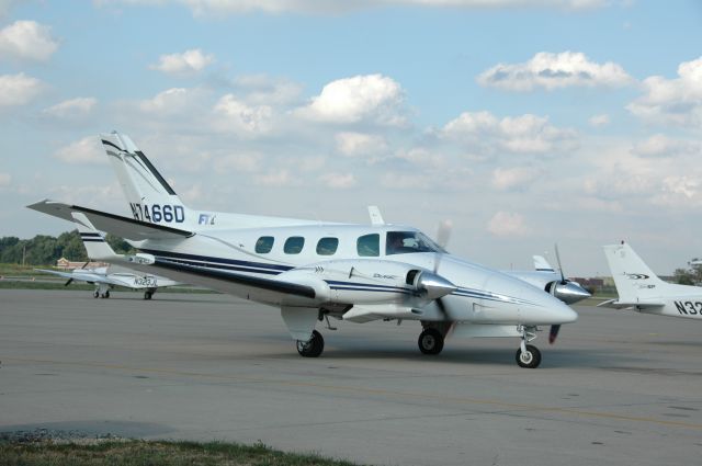 Beechcraft Duke (N7466D)