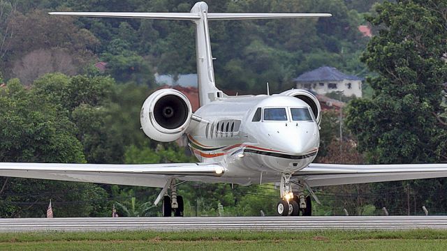 N818KE — - line-up for take off Runway 15.