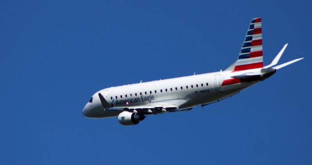 Embraer 175 (N441YX) - Shortly after departure is this 2014 American Airlines Eagle Embraer ERJ170-200LR in the Spring of 2021.