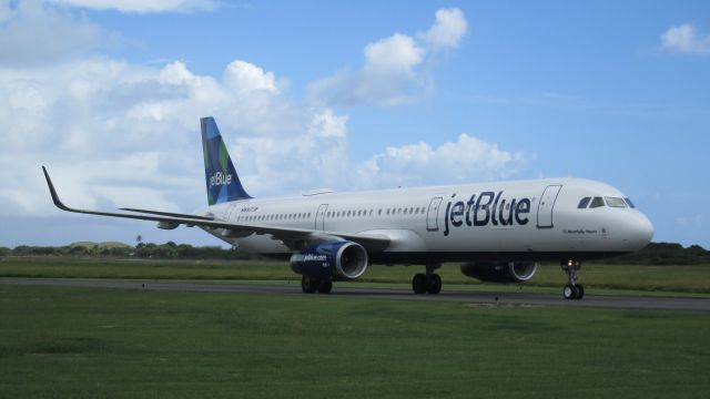 Airbus A321 (N969JT)