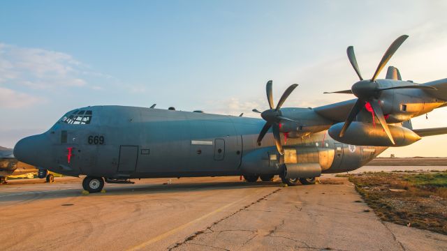 Lockheed C-130 Hercules (0669)