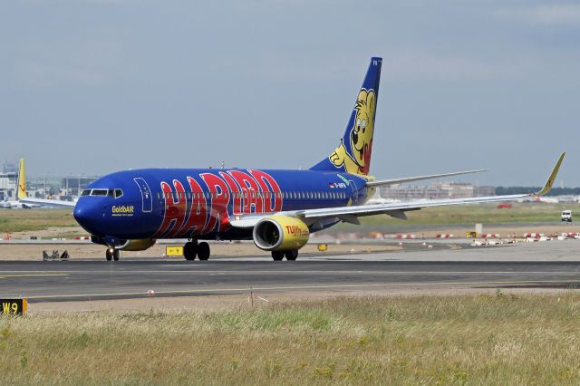 Boeing 737-800 (D-AHFM) - "Haribo GoldAir" livery