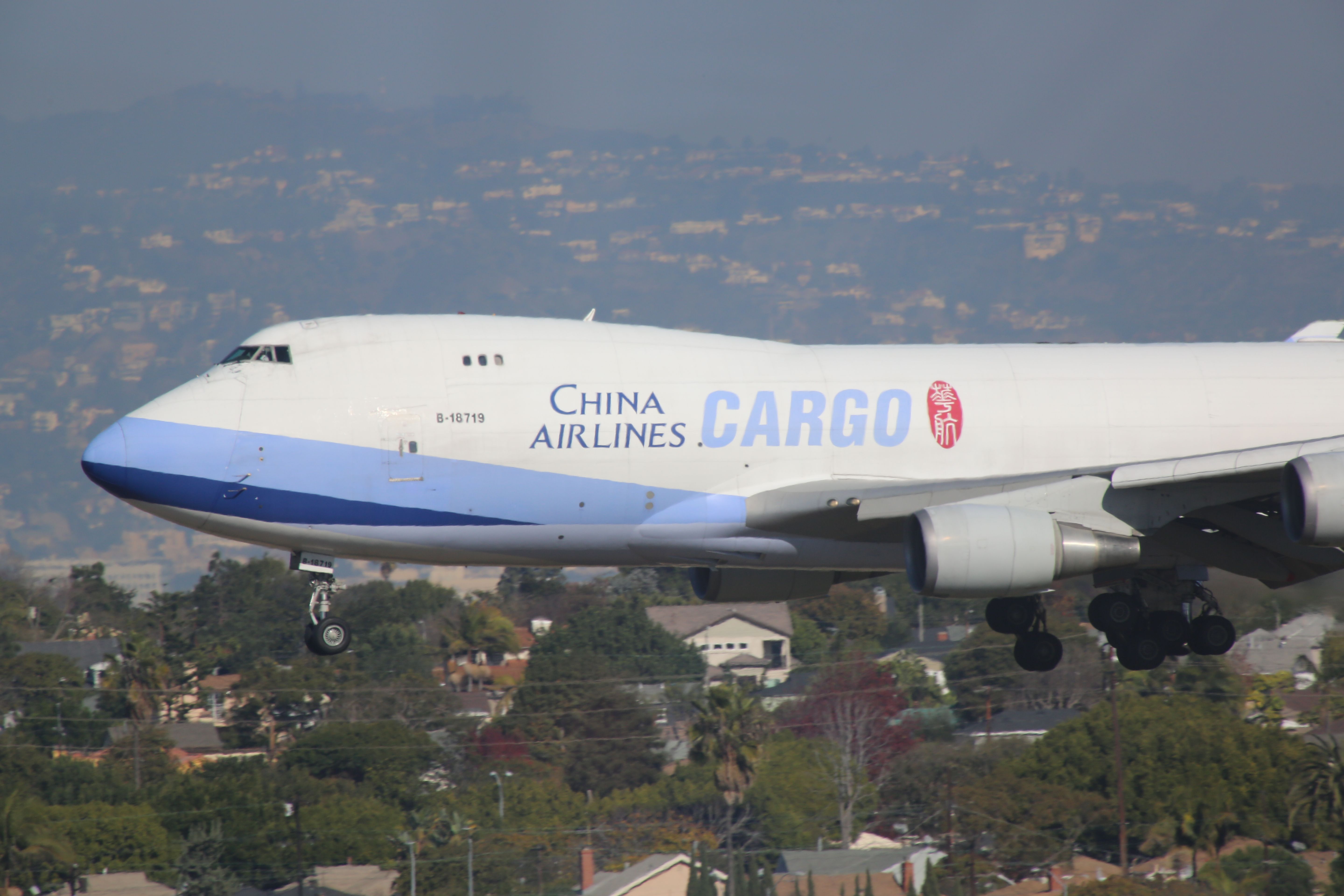 Boeing 747-400 (B-18719)