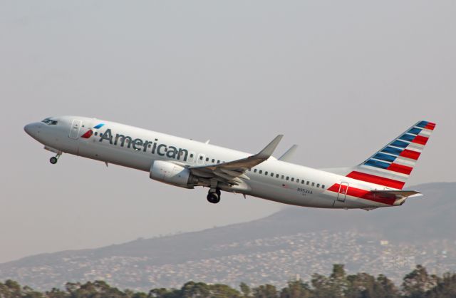 Boeing 737-800 (N952AA) - American Airlines / Boeing 737-823 / MSN 30088 / N952AA / MMMX 03/2023