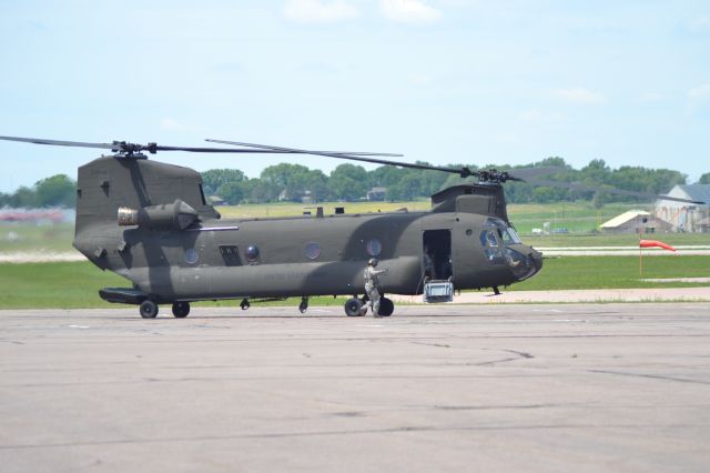 Boeing CH-47 Chinook — - SD NG CH-47 departing KFSD 6-1-2012