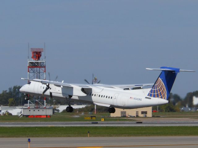 de Havilland Dash 8-400 (N342NG)