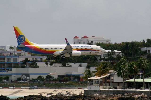 Boeing 737-800 (9Y-JMC)