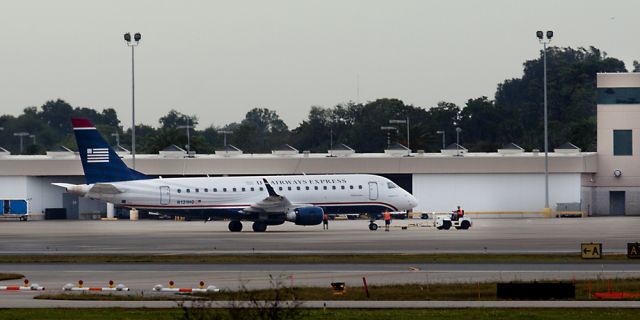 Embraer ERJ 175 (N131HQ) - Being Pushed Out