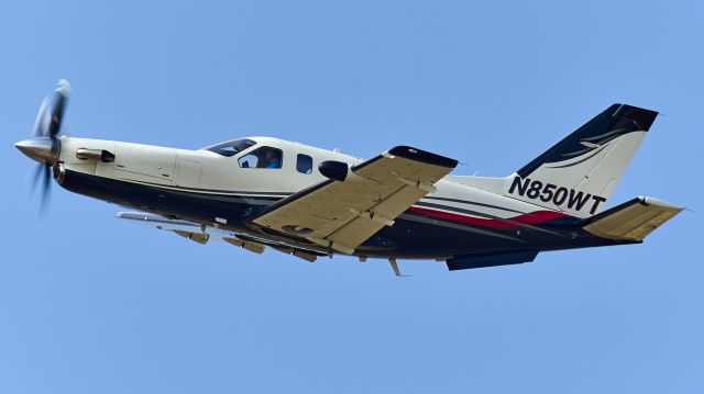 Socata TBM-850 (N850WT) - Socata flexing out of KBJC