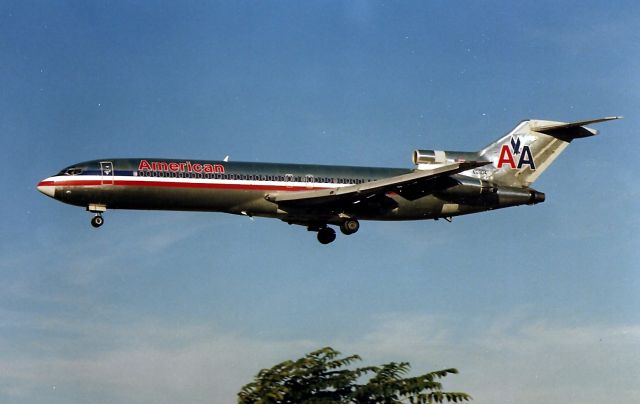 BOEING 727-200 (N6804) - KSJC - late 1980 s at SJC - 727adv landing on 30 L from DFW.